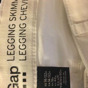 Women gap jeans, legging skimmer size 14. Pet free, smoke free home.